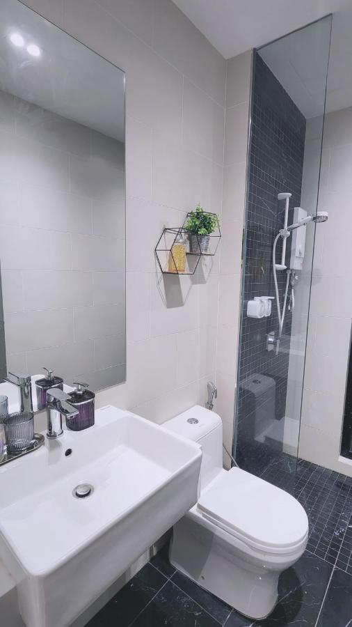 Skypool With Seaview 8Pax Beacon Executive Suites - Georgetown City Centre - 3Km To Komtar Exterior foto